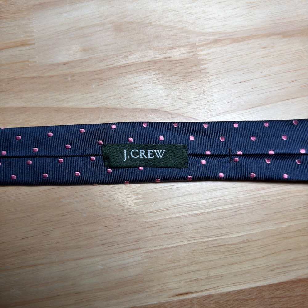J.Crew Necktie Mens OS Navy Blue Pink Polka Dot 100% Italian Silk Handmade USA - Picture 2 of 3